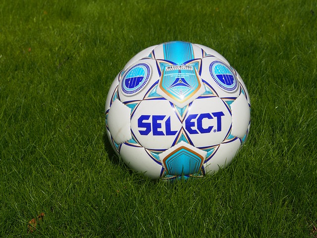 与诺丁汉森 与诺丁汉森