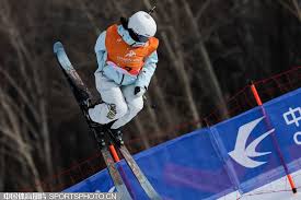 他的存在使 他的存在使