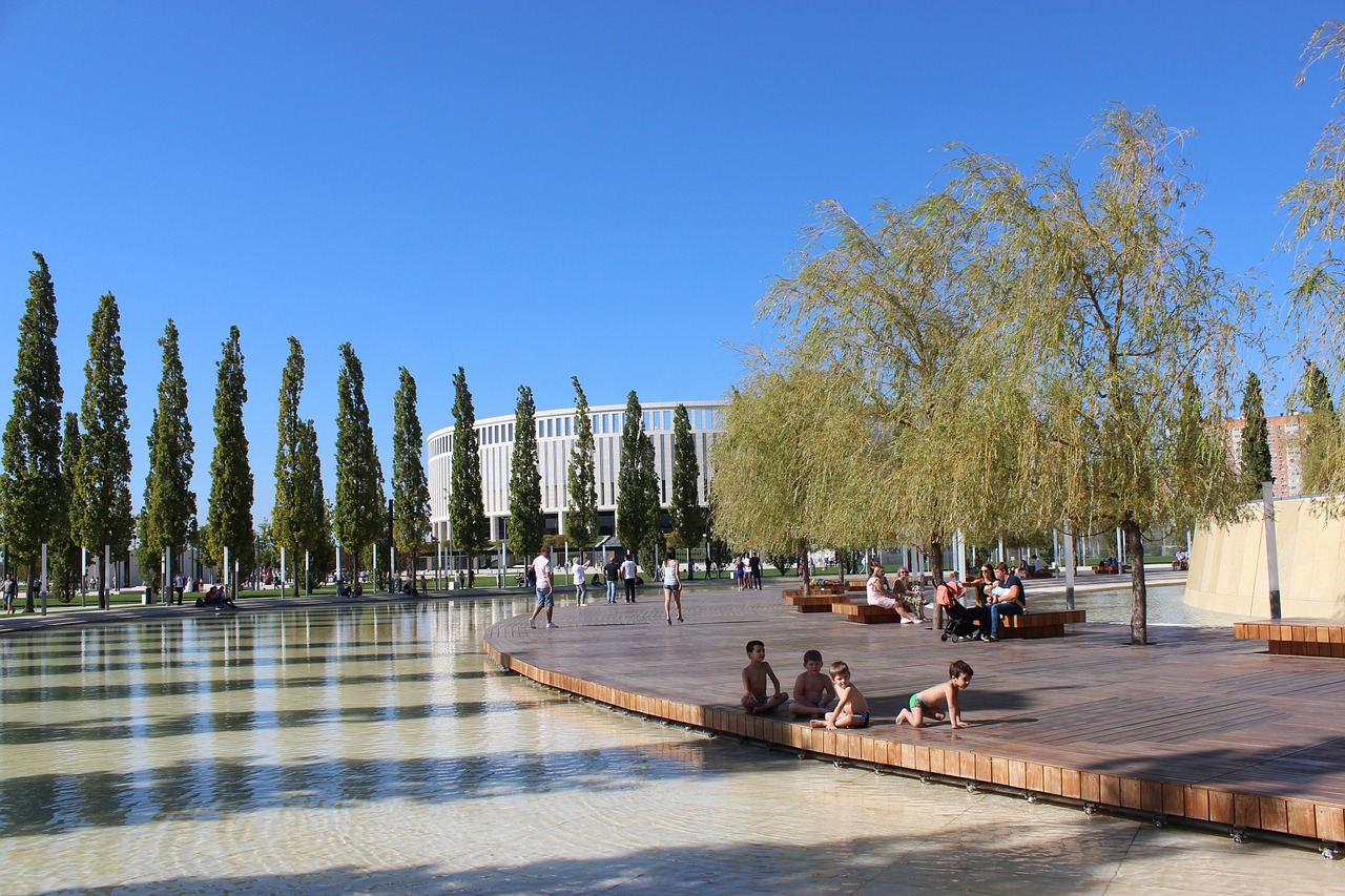 并迅速跻身 并迅速跻身